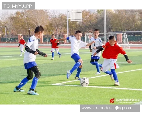 足球放铲子技巧解析与实战应用提升你的球场表现与团队配合能力 足球放铲子技巧解析与实战应用提升你的球场表现与团队配合能力